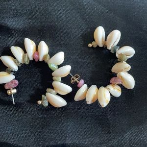 Sea Shell Earrings BNWOT